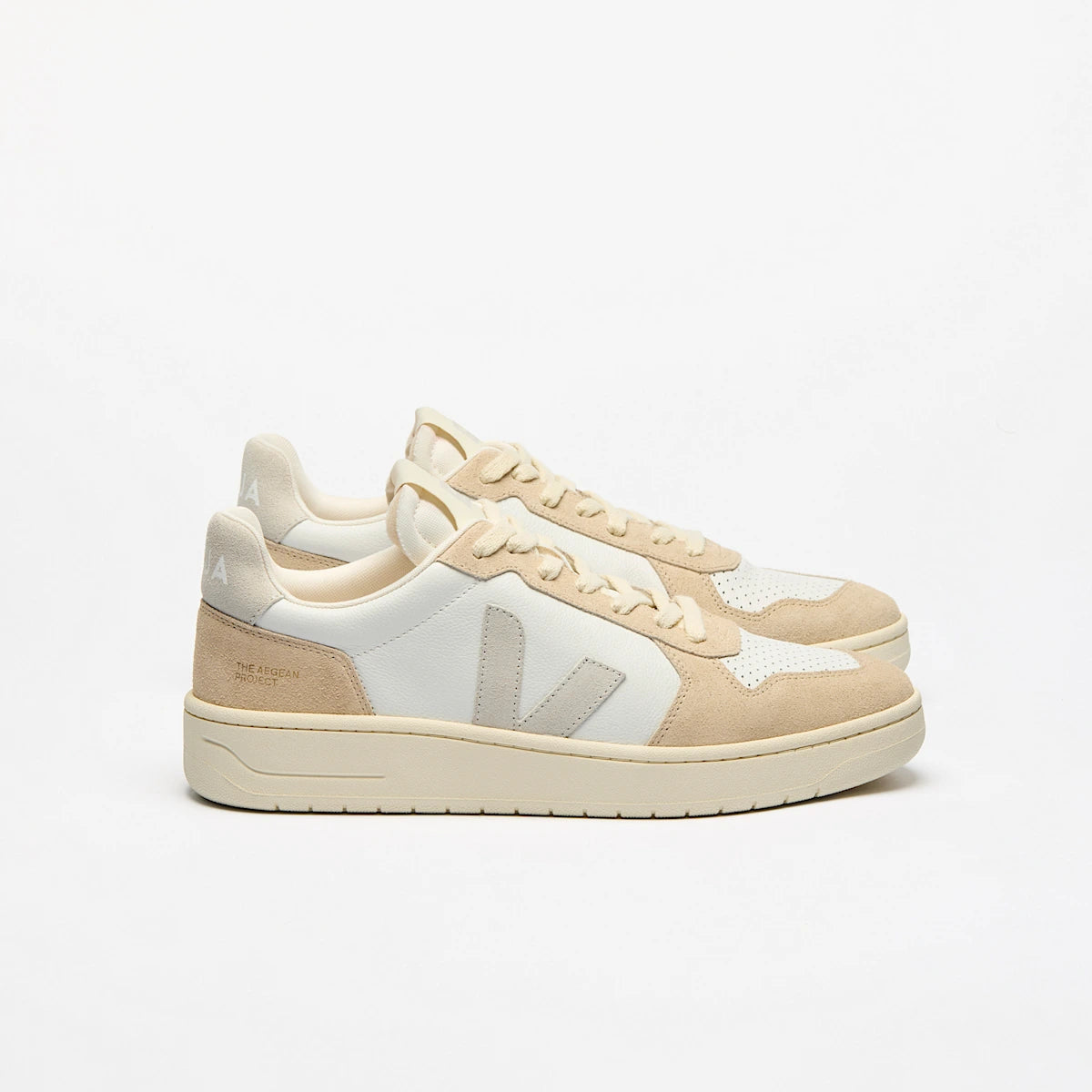 V-82 GRAINED LEATHER WHITE NATURAL ALMOND
