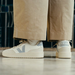 V-90 LEATHER WHITE STEEL