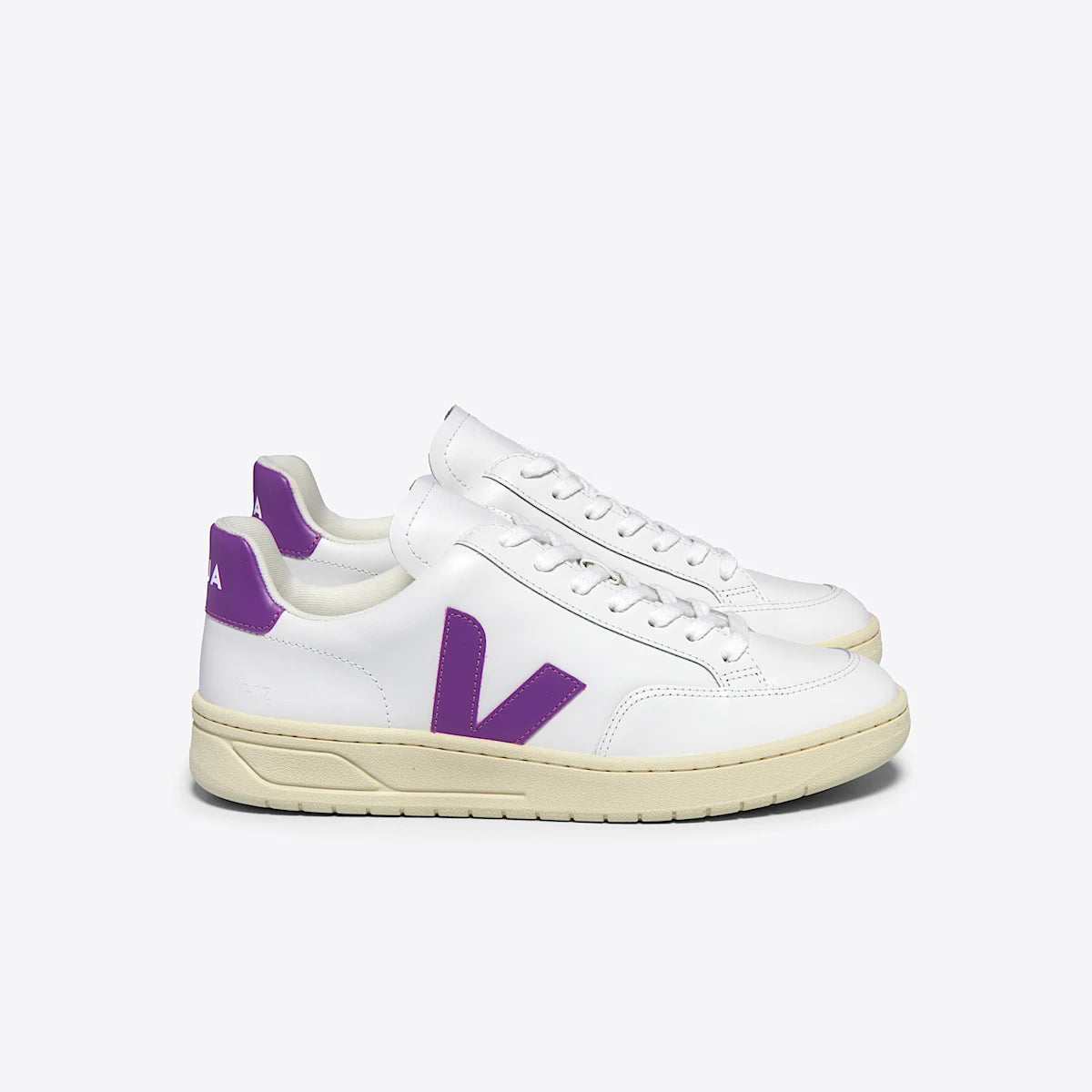 V-12 LEATHER WHITE COSMOS